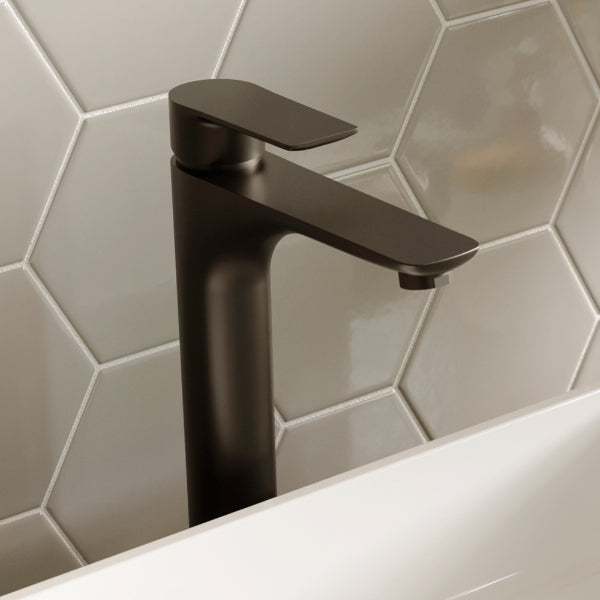 Kayes Single Hole Single Handle Bathroom Faucet with Matcing Pop-up Drain In Matte Black