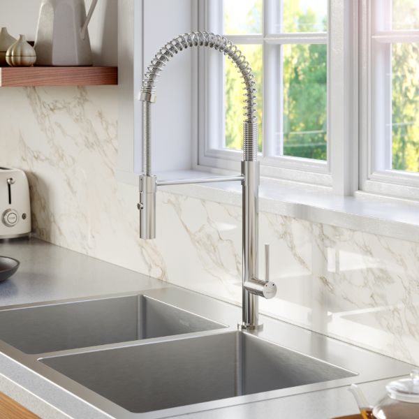 Bluffton Single Hole Single Handle Pull-Down Sprayer Kitchen Faucet In Chrome