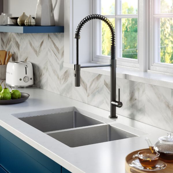 Bluffton Single Hole Single Handle Pull-Down Sprayer Kitchen Faucet In Matte Black