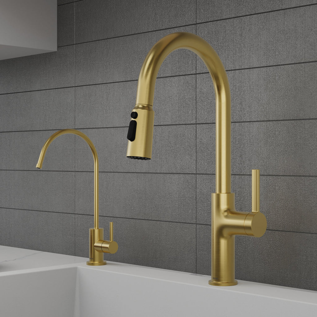 Stalbridge Single Handle Pull-Down Sprayer Kitchen Faucet In Spot-Free Brushed Gold