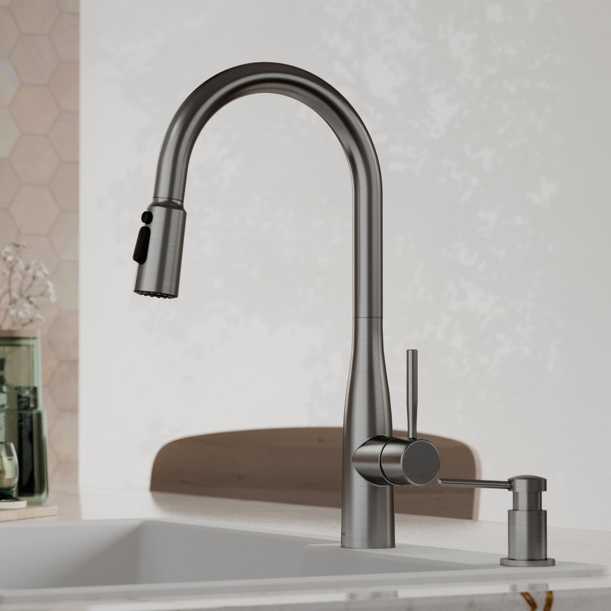 Faraday Pull-Down Sprayer Kitchen Faucet In Spot-Free Gunmetal Grey