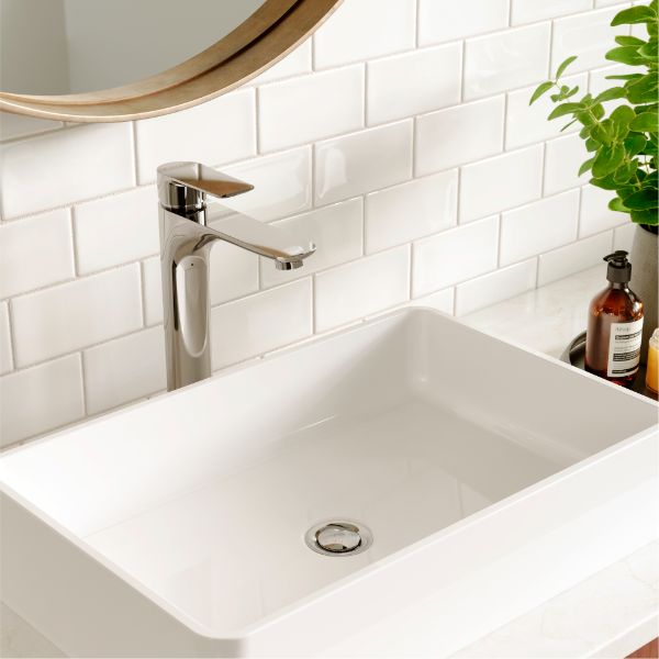Kayes Single Hole Single Handle Bathroom Faucet with Matcing Pop-up Drain In Chrome