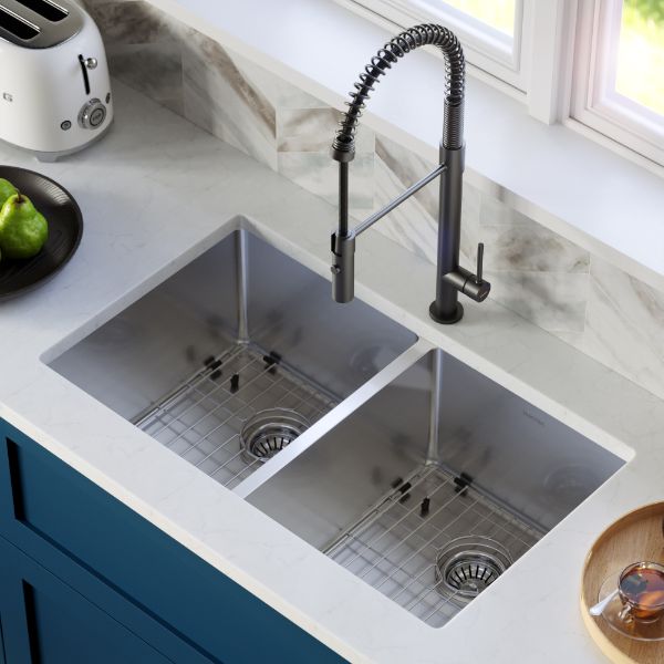 Bluffton Single Hole Single Handle Pull-Down Sprayer Kitchen Faucet In Matte Black