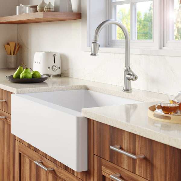 Auburn Single Hole Single Handle Pull-Down Sprayer Kitchen Faucet In Stainless Steel